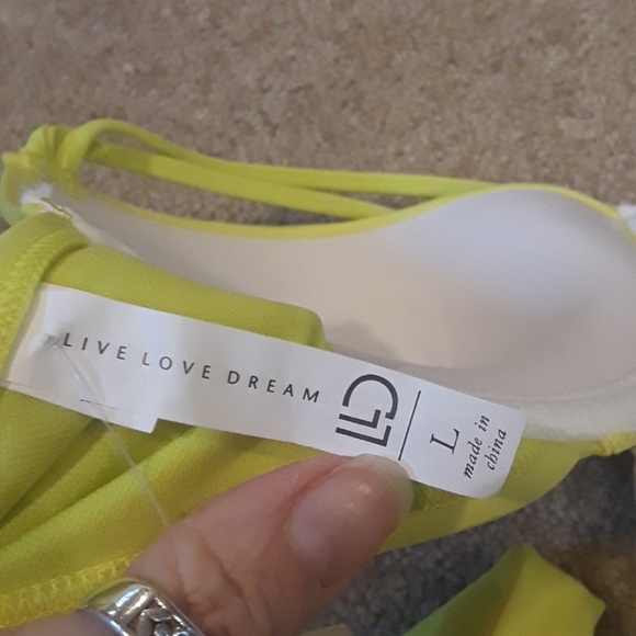 NWT Eye-catching Bikini Top - Picture 5 of 6